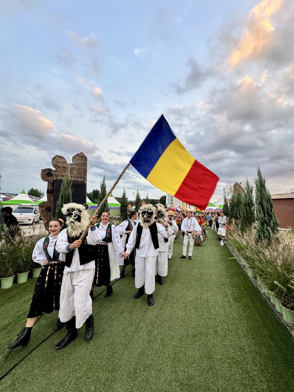 Ansamblul studențesc "Mugurelul" de la UBB Cluj a luat aurul la festivalul din Coreea de Sud