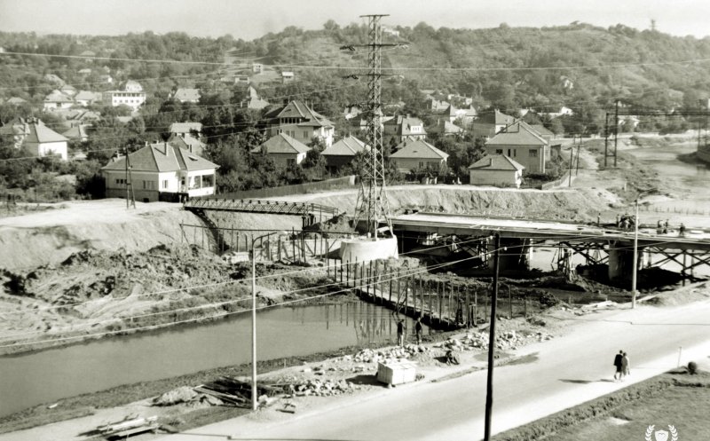 Podul Garibaldi în construcție