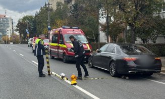 Clujeanca care a fost lovită de o mașină pe Observatorului, a traversat strada neregulamentar. Victima se află în stare de inconștiență. Ce spun polițiștii