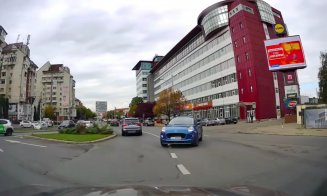 Incident periculos surprins în Cluj-Napoca: un șofer a încercat să intre în sensul giratoriu pe contrasens