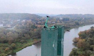 Cea mai tare "parcare" din lume: Trotinetă electrică găsită la 40 de metri înălțime
