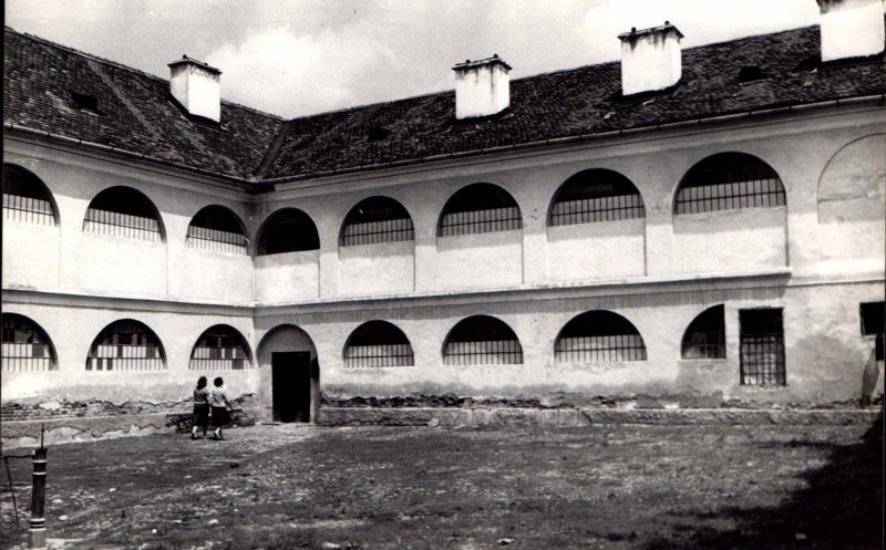 Imobilul e cunoscut sub numele de vechiul penitenciar. Tu știi unde e în Cluj-Napoca?