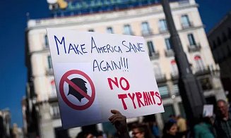 Indignare în SUA: Trump a postat un clip generat de AI în care aruncă excremente peste cei 7 milioane de protestatari ”No Kings” / ”Dezgustător!”