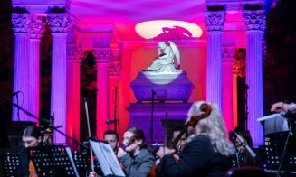 Concert de Luminație, în Cimitirul Central din Cluj-Napoca / Voluntarii îngrijesc mormintele celor care nu se pot deplasa
