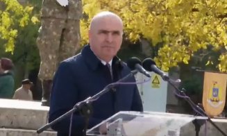 Momentul în care premierul Bolojan a fost huiduit de Ziua Armatei Române. S-a lăsat cu amenzi: “Sunt obișnuit cu aceste lucruri, n-am probleme”
