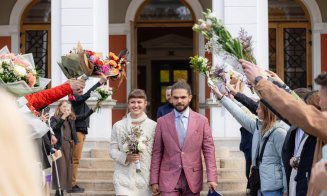 Peste 30 de căsătorii într-o săptămână la Cluj-Napoca. Primarul Emil Boc, prezent la datorie