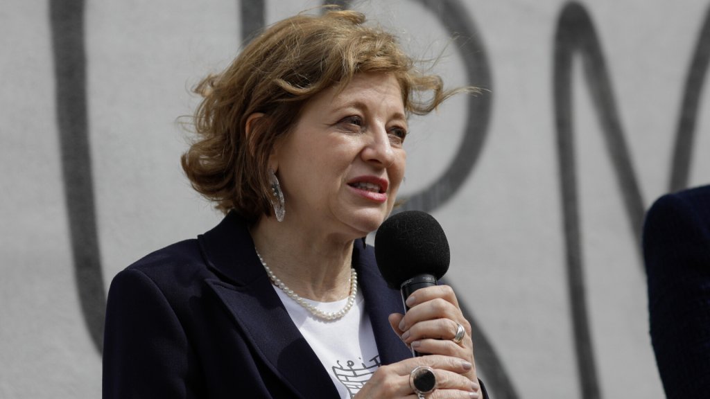 Grindeanu îi cere lui Bolojan retragerea nominalizării Oanei Gheorghiu pentru funcţia vicepremier / Aceasta îl numea „golan” pe Trump