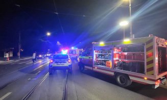 Accident rutier cu o persoană încarcerată în Cluj-Napoca. Trafic blocat