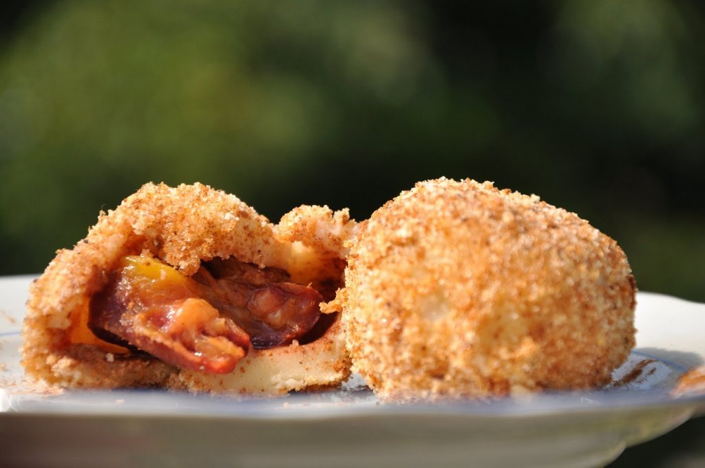 Desert de toamnă din Ardeal. Cum faci cei mai faini gomboți cu prune