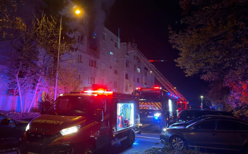 INCENDIU într-un bloc din Cluj-Napoca. Locatari evacuați și victimă cu multiple traumatisme intubată