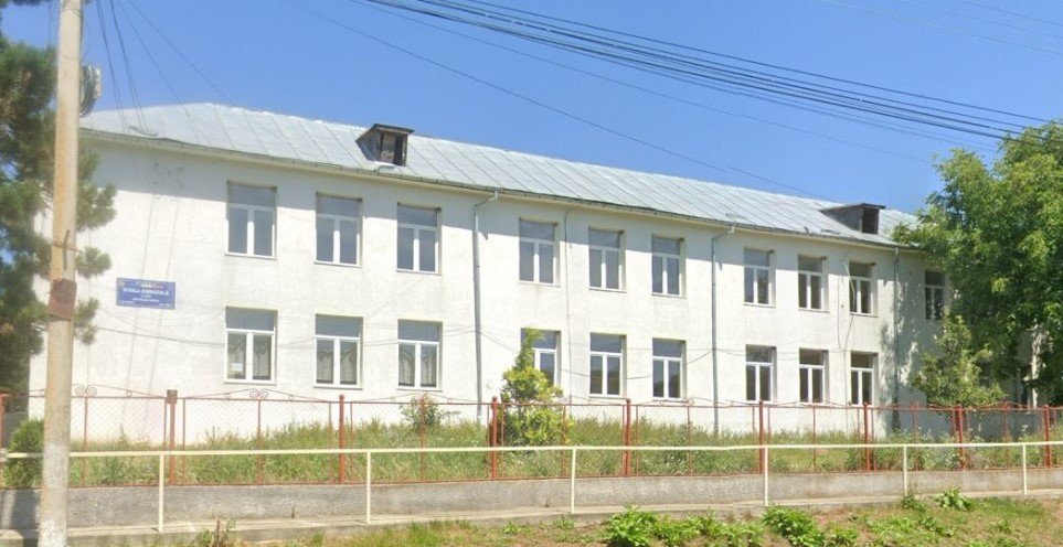 Acoperiș nou pentru o școală din județul Cluj. Cât costă lucrările