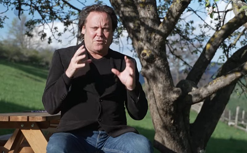 5 ani a așteptat Charley Ottley pentru a primi cetățenia română, deși documentarele sale promovează România în lumea întreagă