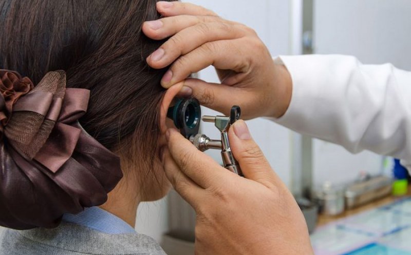 Ce este afecțiunea medicală care a adus în stare de "incapacitate" pilotul avionului Ryanair care a blocat Aeroportul Cluj