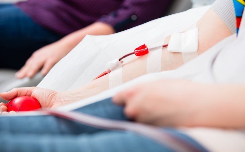 Campania "Donează sânge, fii erou!" a revenit la Cluj: "Recoltăm speranță, nu doar sânge"