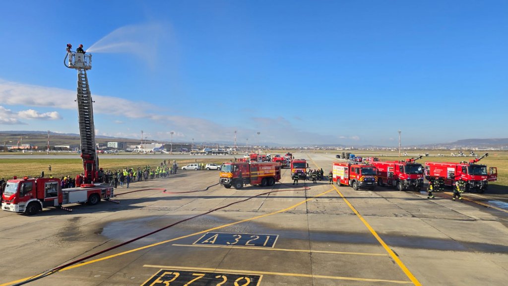 Accident aviatic pe aeroportul din Cluj-Napoca: Scenariu cu un avion secționat în două. 25 de morți și 41 de răniți grav