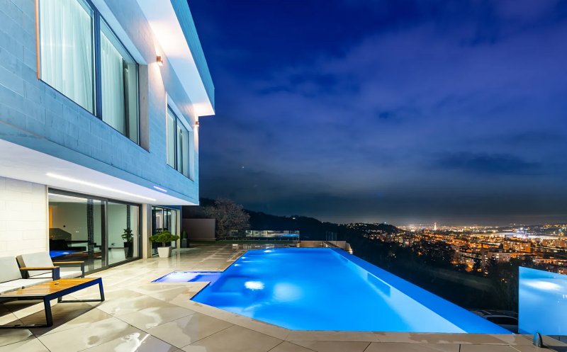 O vilă din Cluj-Napoca redefinește conceptul de lux urban / Ridică ștacheta în imobiliare la... 6 milioane de euro