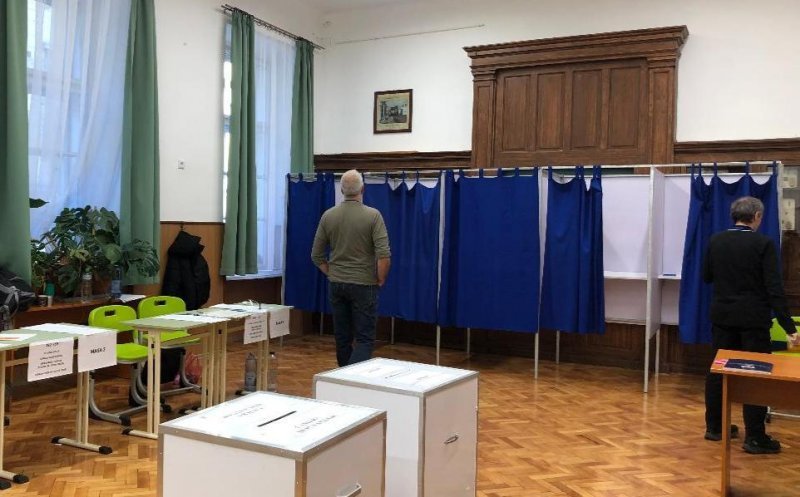 Cu cine votează tinerii din România. Bătrânii aleg în continuare PSD