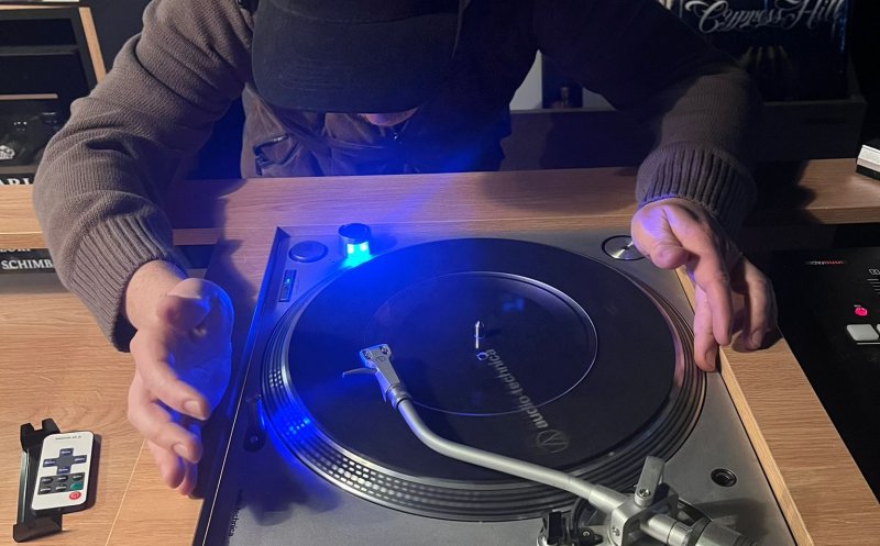 Există la Cluj-Napoca! Edison – House of Music găzduiește primul aparat de inscripționat viniluri din țară