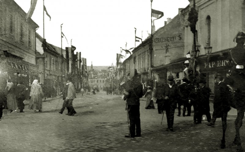 Fotografia a fost realizată în Cluj-Napoca, în 2 octombrie 190