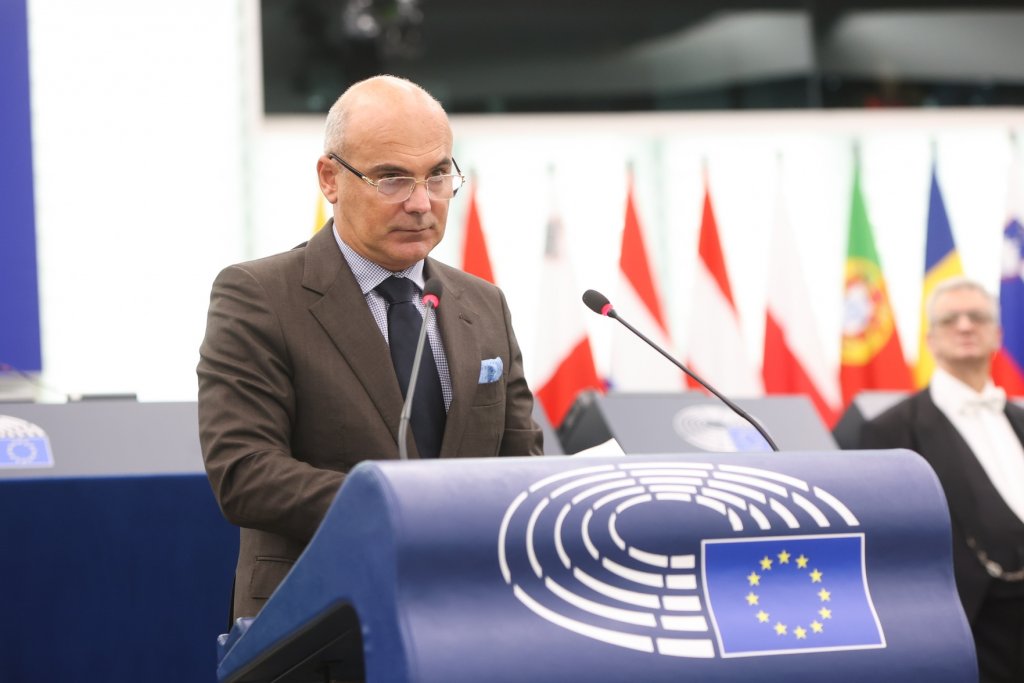 Rareș Bogdan: Industria auto este pe un teren alunecos. Competitivitatea, extremă urgență