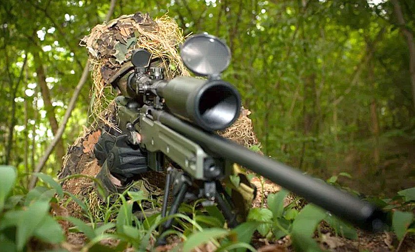 ANCHETĂ ȘOCANTĂ despre ”turismul lunetiștilor” care au plătit pentru a vâna civili în timpul războiului din Bonsia / ”Safari uman” în Sarajevo