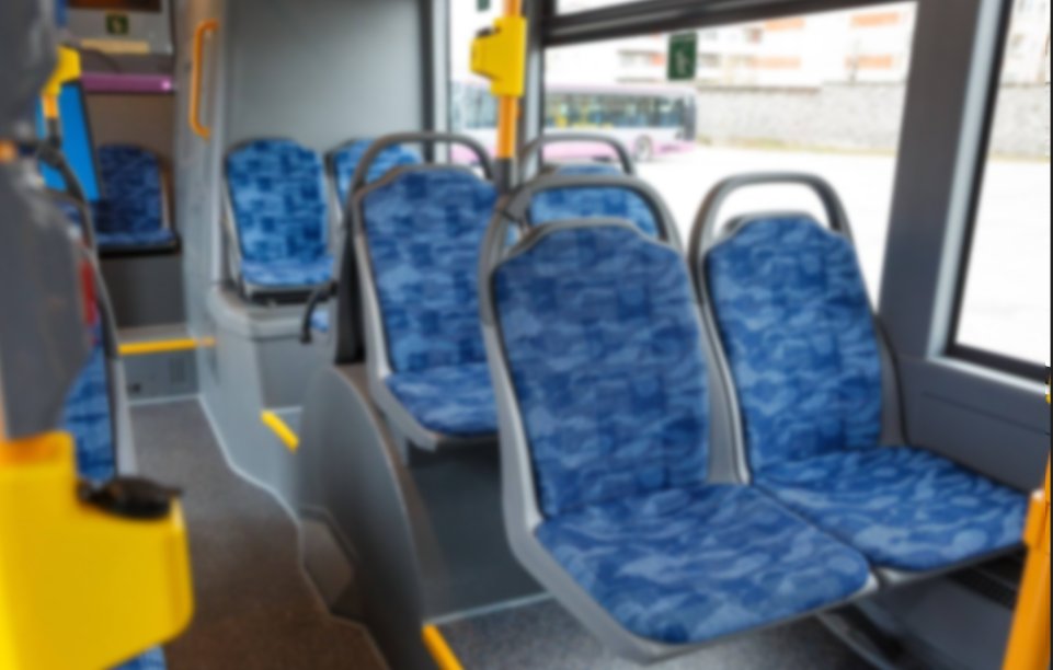 Teroare într-un troleibuzul din Cluj: Doi tineri au agresat verbal călătorii și au furat portofelul unui băiat. "Nu mai avem nicio siguranță pe stradă"