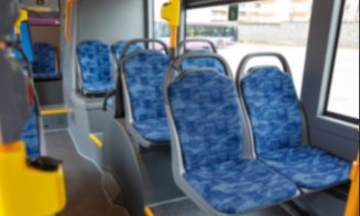 Teroare într-un troleibuzul din Cluj: Doi tineri au agresat verbal călătorii și au furat portofelul unui băiat. "Nu mai avem nicio siguranță pe stradă"