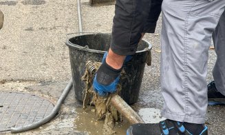 Clujenii transformă canalizarea în groapă de gunoi. Ce au găsit angajații Companiei de Apă Someș