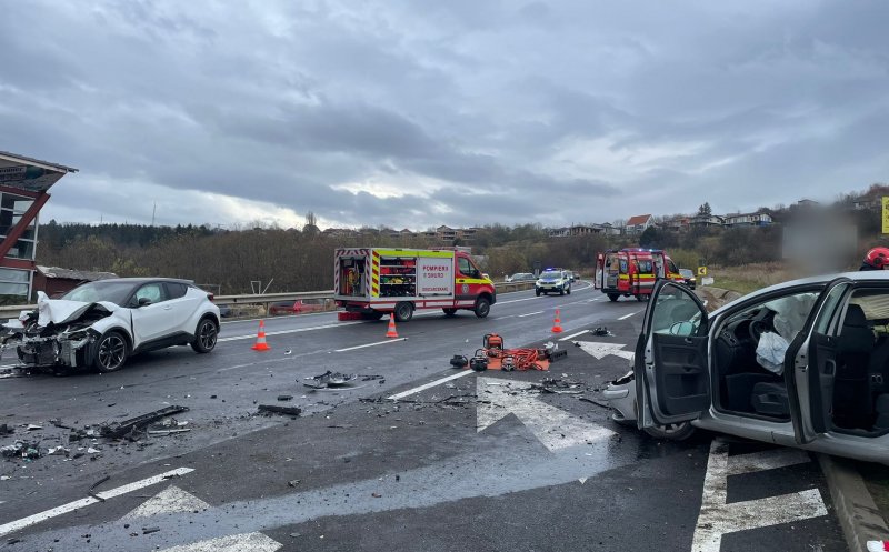 Accident grav la ieșirea din Cluj-Napoca. Un bărbat a murit, iar trei persoane au avut nevoie de îngrijiri medicale