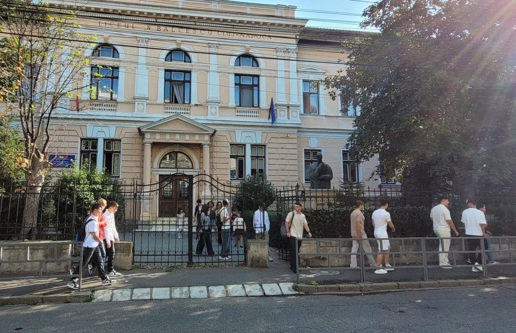 Cazul copilului de la Bălcescu, ajuns la UPU cu degetul rupt. Daniel David cere verificări după incidentul de la prestigiosul liceu din Cluj