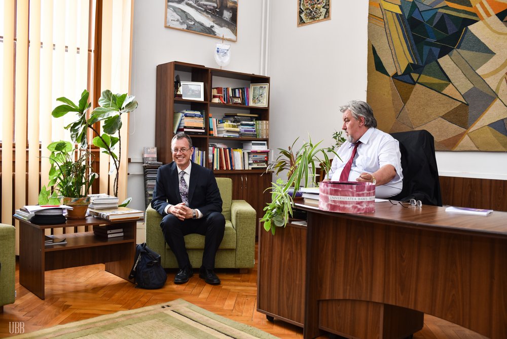 Una dintre cele mai valoroase companii private din lume, cofondată de români, dintre care unul cu titlu de doctor la Cluj, vizează o evaluare de peste 130 miliarde dolari