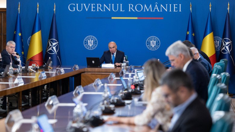 Guvernul taie în forță: primăriile pierd posturi, poliția locală se subțiază și reguli dure pentru păcănele