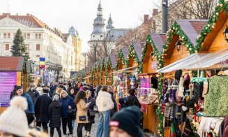 Târgul de Crăciun din Cluj-Napoca 2025. Ce PREȚURI sunt: Cât plătești pentru un vin fiert sau un Kürtős kalács / Programul pentru weekendul 21 - 23 noiembrie