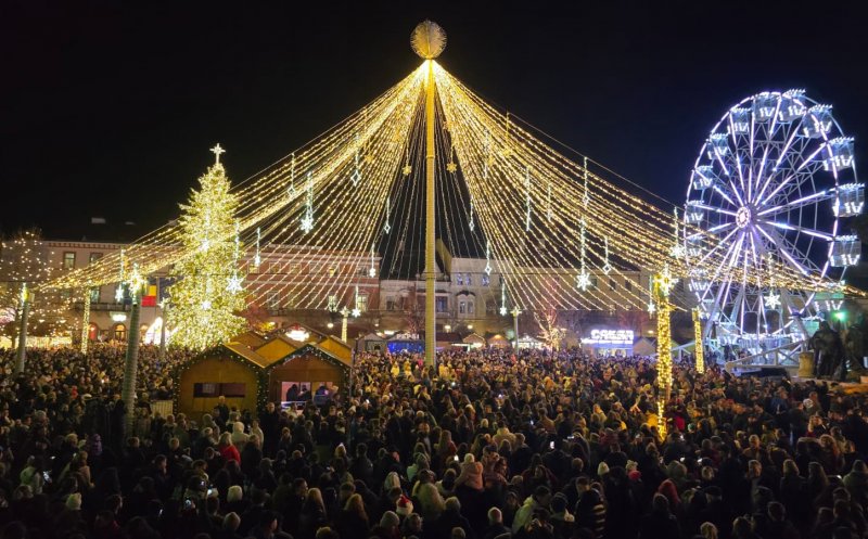 Start la sărbători! Târgul de Crăciun din Cluj-Napoca s-a deschis oficial cu un spectacol de lumini în Piața Unirii