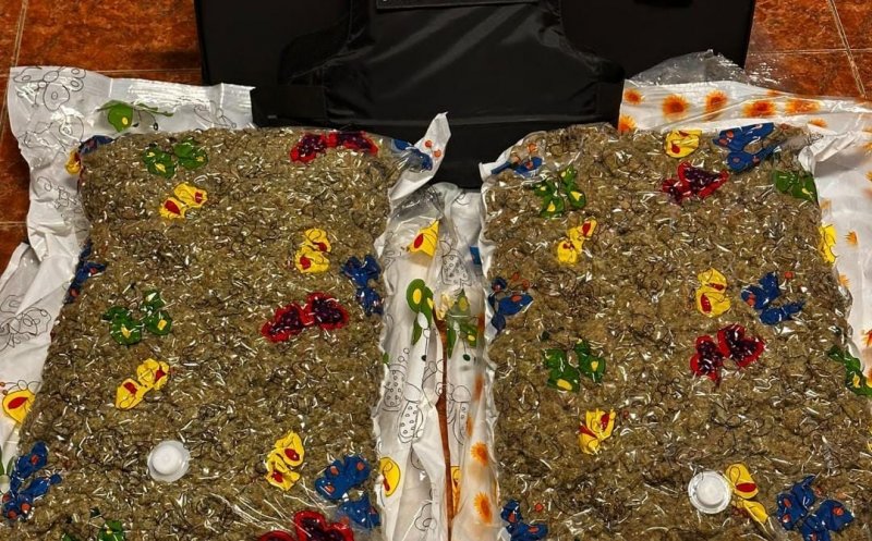 Captură impresionantă la Cluj. Doi tineri prinși în flagrant cu 15 kg de droguri