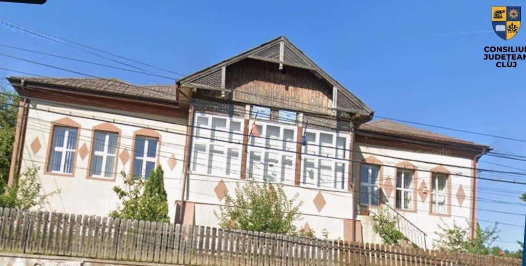 Reparații la o primărie din județul Cluj. A fost afectată de ploile din vară