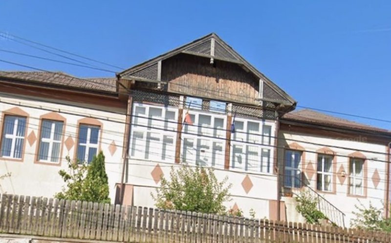 Reparații la o primărie din județul Cluj. A fost afectată de ploile din vară