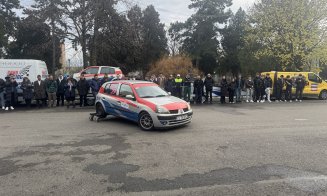 CARS în curtea școlii! Elevii de la Transporturi au simulat accidente, răsturnări și derapaje pentru a învăța să fie responsabili la volan
