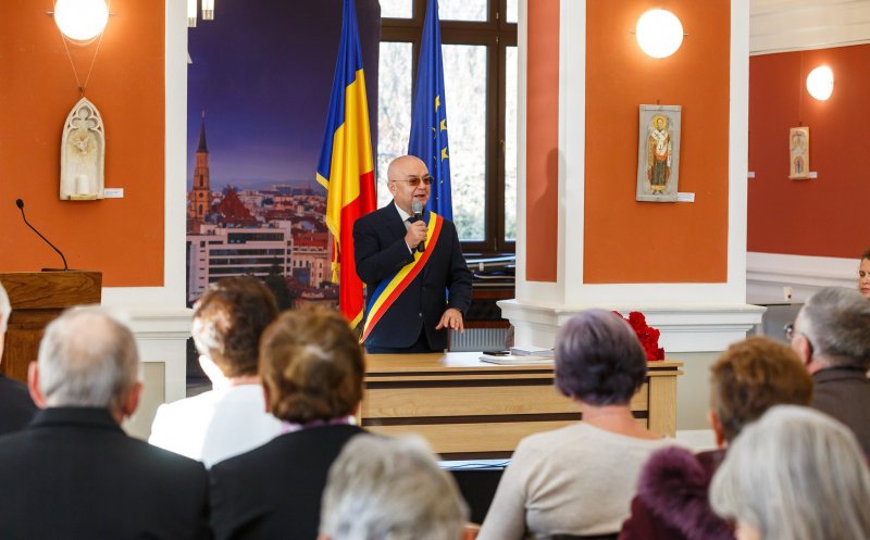 Peste 80 de cupluri premiate pentru 50 de ani de căsătorie. Primarul Emil Boc: „Arătăm aprecierea pentru cei care ne-au crescut și susținut”