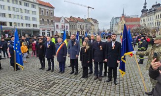 Au început manifestările de 1 Decembrie la Cluj. Festivitate de depunere de coroane în Piața Mihai Viteazul