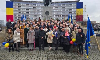 Au început manifestările de 1 Decembrie la Cluj. Festivitate de depunere de coroane în Piața Mihai Viteazul