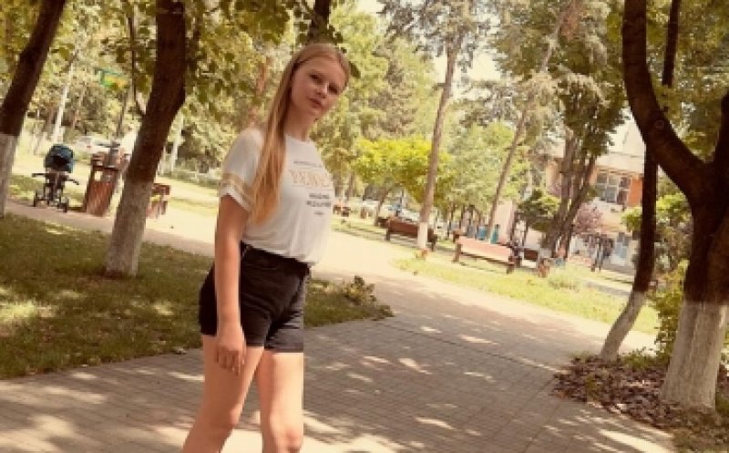 Salvează o inimă! "De când mă știu, durerea face parte din viața mea. Nu îmi amintesc cum este să stai drept fără să doară…" - așa începe povestea unei fetițe de 13 ani