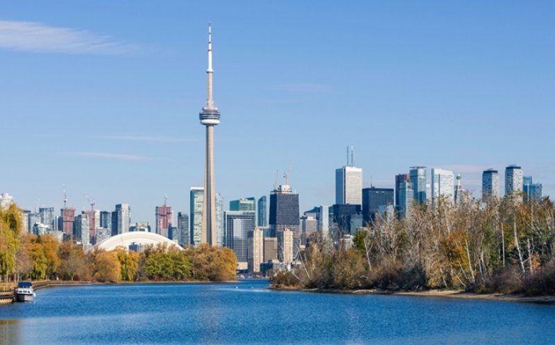 Top 3 orașe de vizitat în Canada: Toronto, Vancouver, Montreal 