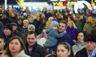 O seară plină de emoție la Târgul de Crăciun Turda: Gemenele Maramureșului, Suzana și Daciana Vlad, au cucerit scena / VEZI programul săptămânii