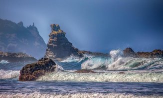 Filmul tragic al morții celor doi români din Tenerife, înghițiți de un val uriaș. Cei doi erau angajați ai unui ONG românesc