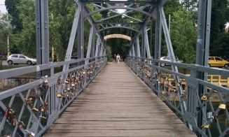 Podul Îndrăgostiților din Cluj-Napoca va fi reabilitat. Lacătele vor fi îndepărtate și relocate/ Ce lucrări se fac cu aproape 8 milioane de lei
