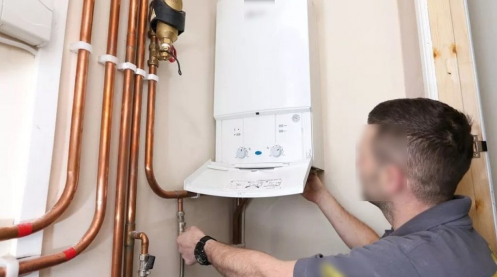 Clujean reținut pentru înșelăciune, după ce ar fi încasat bani pentru repararea unei centrale termice fără a face lucrarea