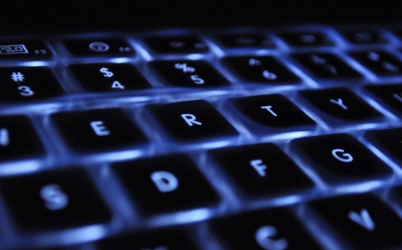 „Femeia” de pe internet era un bărbat: clujean șantajat online și lăsat fără mii de lei