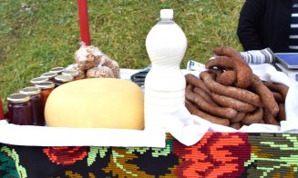 Bunătăți de la producătorii locali, la Târgul de Crăciun din Frata