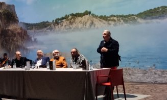 Alin Tișe și-a lansat într-un mod spectaculos noua carte: „Putem face și altceva, nu doar politică”